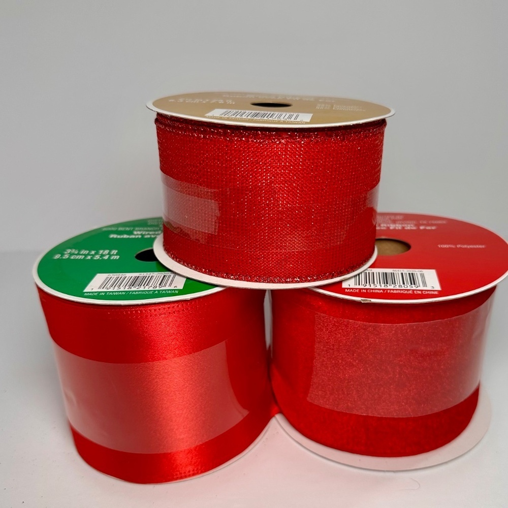 Christmas Craft Bundle Red Berries • Gold Stars • Garland • Ribbon NEW - Picture 2 of 4